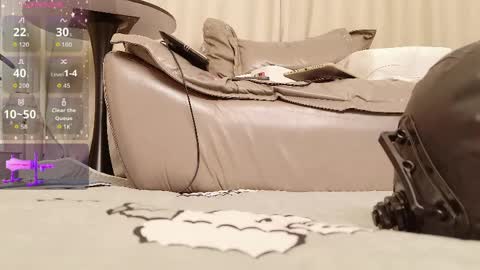 yiyi online show from 04.12.26