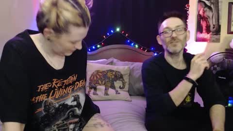 Mallory Koxx online show from 12.19.25