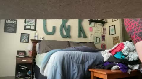 Snapshot of fp004 chatting on 12.04.25 fp004 online show from 12.04.25