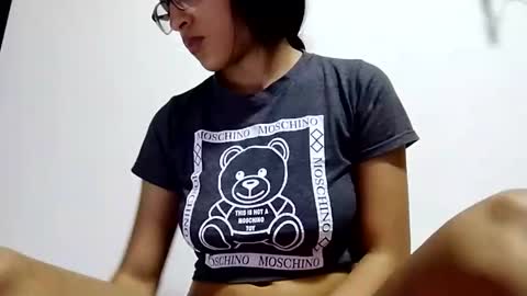 Snapshot of fragmented_girl_18 chatting on 02.28.25 Sofa online show from 02.28.25