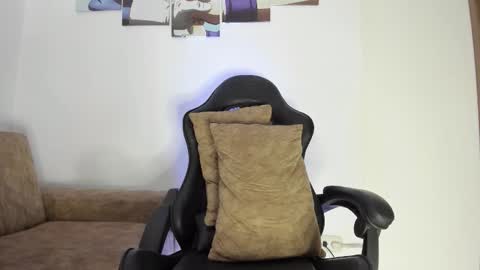 IM FRAIDER online show from 04.29.26