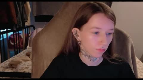 Snapshot of fran_bow chatting on 05.14.26 fran_bow online show from 05.14.26