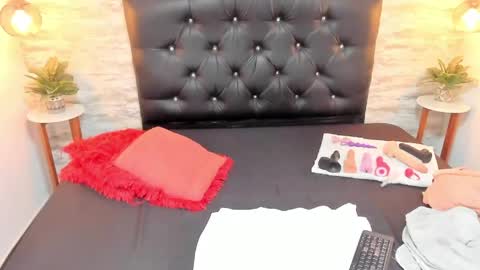 Snapshot of francesca_bbw chatting on 04.30.26 online show from 04.30.26