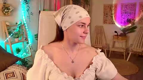 Snapshot of francescacavaliere chatting on 05.16.26 Francesca online show from 05.16.26