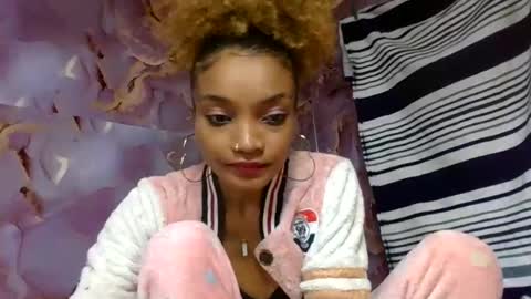 Snapshot of francinoli chatting on 06.25.26 Francinoli online show from 06.25.26