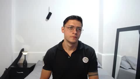 Snapshot of frank_millers chatting on 04.19.26 Frank online show from 04.19.26