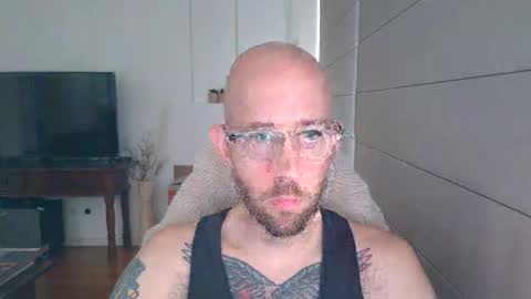 frank_perry2332 online show from 04.21.26