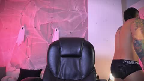 Frank Farrell. Hey remember to give me a thumbs up Ty online show from 11.02.25