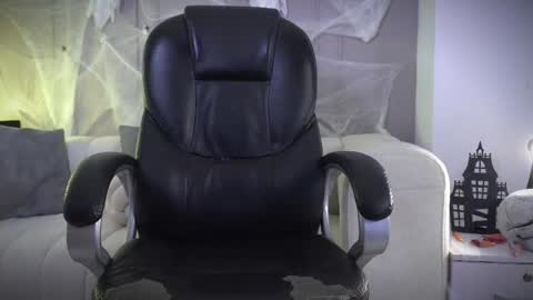 Frank Farrell. Hey remember to give me a thumbs up Ty online show from 11.02.25