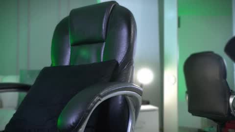 Frank Farrell. Hey remember to give me a thumbs up Ty online show from 11.10.25