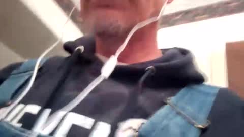 Famous Blue Eyes online show from 04.07.26