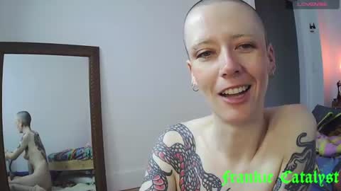 Snapshot of frankiecatalyst chatting on 06.10.26 Frankie Catalyst online show from 06.10.26