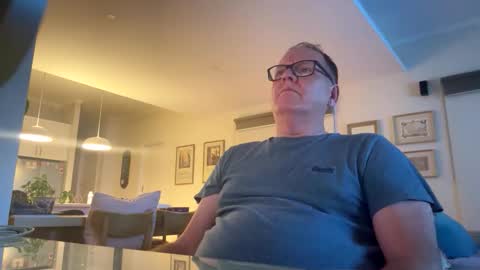 franzmontyhe online show from 09.18.25