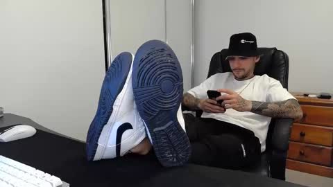 Fraser online show from 02.24.25