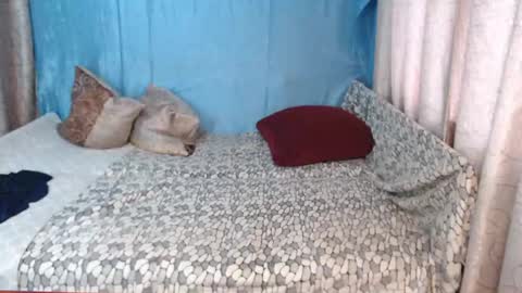 frau_becky online show from 11.24.25