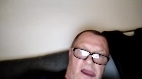 Wolfi online show from 03.05.25