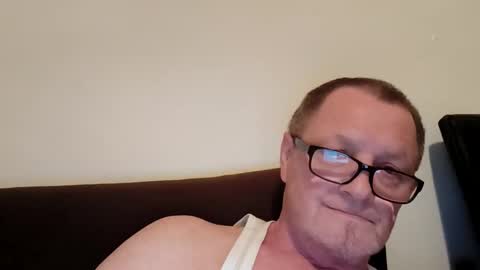 Snapshot of frauenfeind1 chatting on 04.02.26 Wolfi online show from 04.02.26