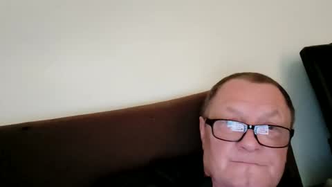 Snapshot of frauenfeind1 chatting on 05.17.26 Wolfi online show from 05.17.26