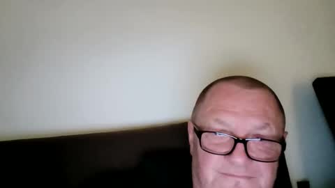 Snapshot of frauenfeind1 chatting on 05.20.26 Wolfi online show from 05.20.26