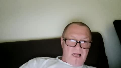 Snapshot of frauenfeind1 chatting on 05.22.26 Wolfi online show from 05.22.26