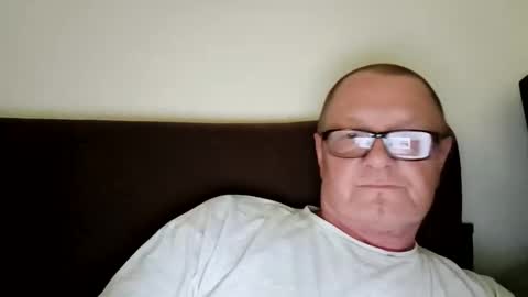 Snapshot of frauenfeind1 chatting on 05.24.26 Wolfi online show from 05.24.26