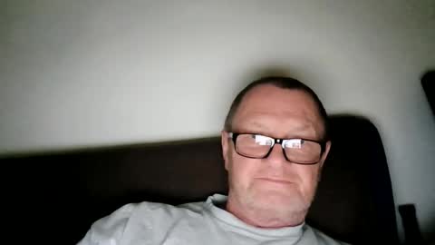 Snapshot of frauenfeind1 chatting on 06.10.26 Wolfi online show from 06.10.26