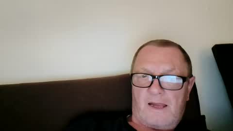 Snapshot of frauenfeind1 chatting on 06.15.26 Wolfi online show from 06.15.26
