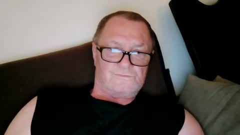 Snapshot of frauenfeind1 chatting on 06.21.26 Wolfi online show from 06.21.26