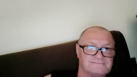 Snapshot of frauenfeind1 chatting on 06.25.26 Wolfi online show from 06.25.26