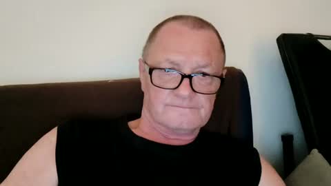 Snapshot of frauenfeind1 chatting on 07.13.26 Wolfi online show from 07.13.26