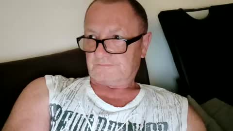 Snapshot of frauenfeind1 chatting on 07.16.26 Wolfi online show from 07.16.26