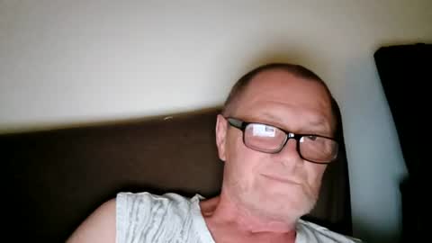 Snapshot of frauenfeind1 chatting on 07.17.26 Wolfi online show from 07.17.26