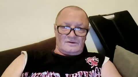 Snapshot of frauenfeind1 chatting on 08.02.26 Wolfi online show from 08.02.26