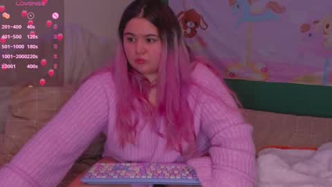 Snapshot of freakcute_friends chatting on 02.26.25 Alice online show from 02.26.25