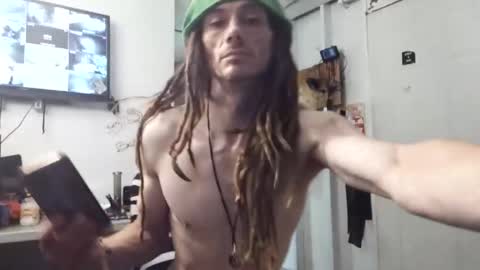 Snapshot of freaktwink420 chatting on 10.01.25 Squirrel twink online show from 10.01.25