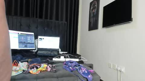 Sandra online show from 11.30.25