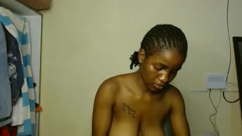 Snapshot of freaky_shamzzy chatting on 05.14.26 shamika online show from 05.14.26