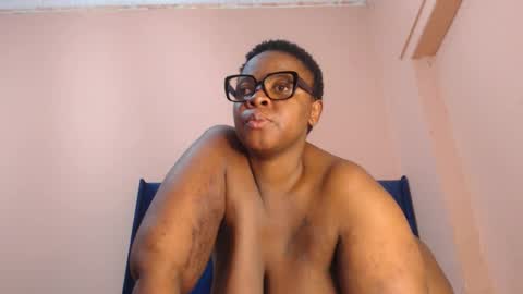 Snapshot of freakyboobsxx chatting on 06.27.26 Kimmy online show from 06.27.26