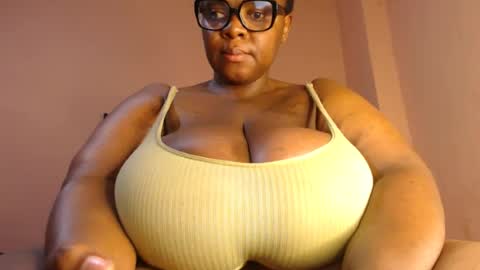 Snapshot of freakyboobsxx chatting on 06.29.26 Kimmy online show from 06.29.26