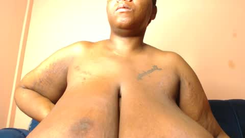 Snapshot of freakyboobsxx chatting on 07.12.26 Kimmy online show from 07.12.26