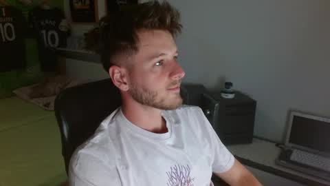 Snapshot of freddy_star chatting on 05.11.26 Frederick Perin online show from 05.11.26