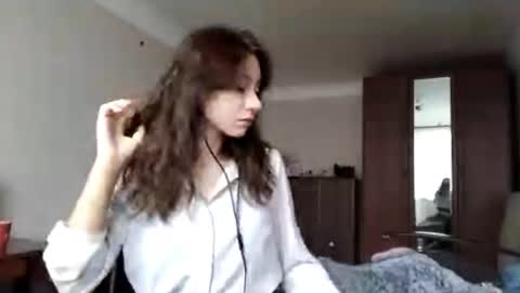 Snapshot of fredmurrietta chatting on 10.22.25 Mia online show from 10.22.25