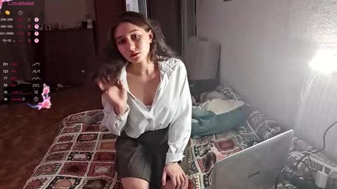 Snapshot of fredmurrietta chatting on 11.26.25 Mia online show from 11.26.25