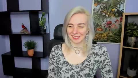 Snapshot of freeanne chatting on 05.20.26 Anne online show from 05.20.26