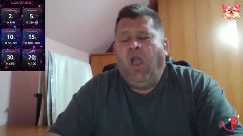 Snapshot of freeboy80180 chatting on 03.11.25 freeboy80180 online show from 03.11.25