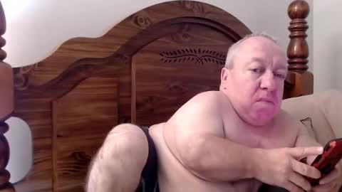 Snapshot of freemysoul4748 chatting on 05.18.26 Cute Lil Man online show from 05.18.26