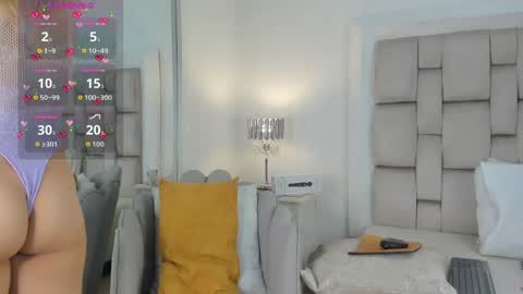 Snapshot of frehia_dimou chatting on 10.18.25 Frehia online show from 10.18.25