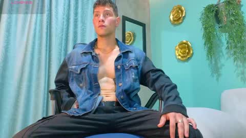 Snapshot of french_sexx chatting on 05.03.26 Xavier online show from 05.03.26