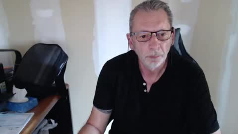 Snapshot of frenchforsexfriend chatting on 08.02.26 frenchforsexfriend online show from 08.02.26
