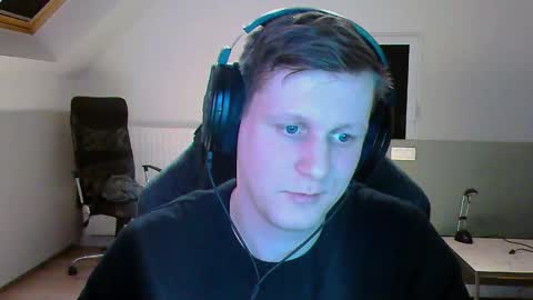 Snapshot of frenchfrieswithmayo chatting on 03.10.25 French fries online show from 03.10.25